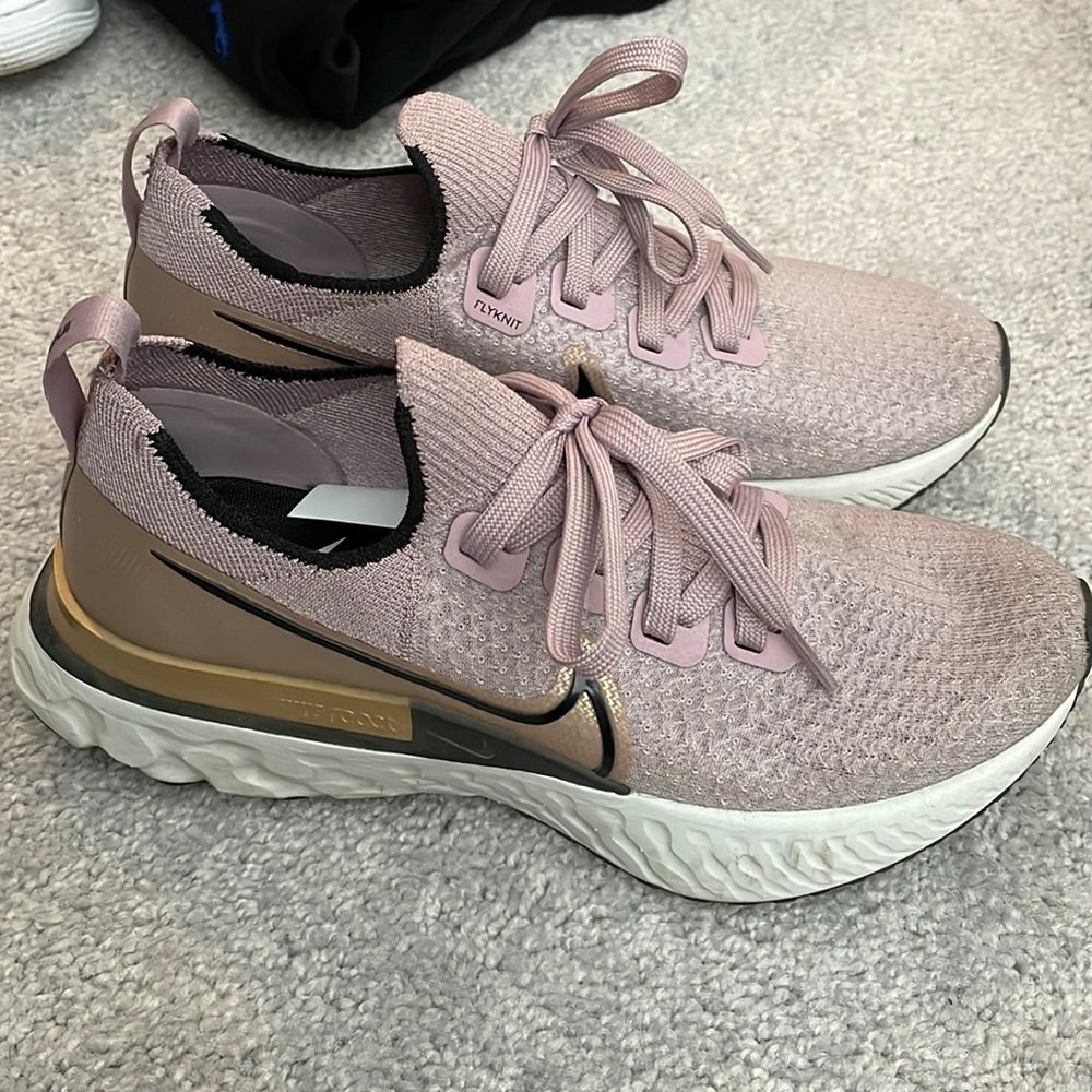 Nike Women's React Infinity Run Flyknit sz 7